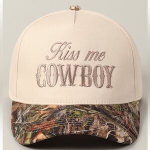 KISS ME COWBOY